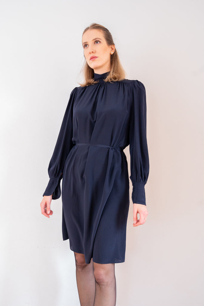 Cila Barbora šaty tmavomodrý hodváb luxusné šaty