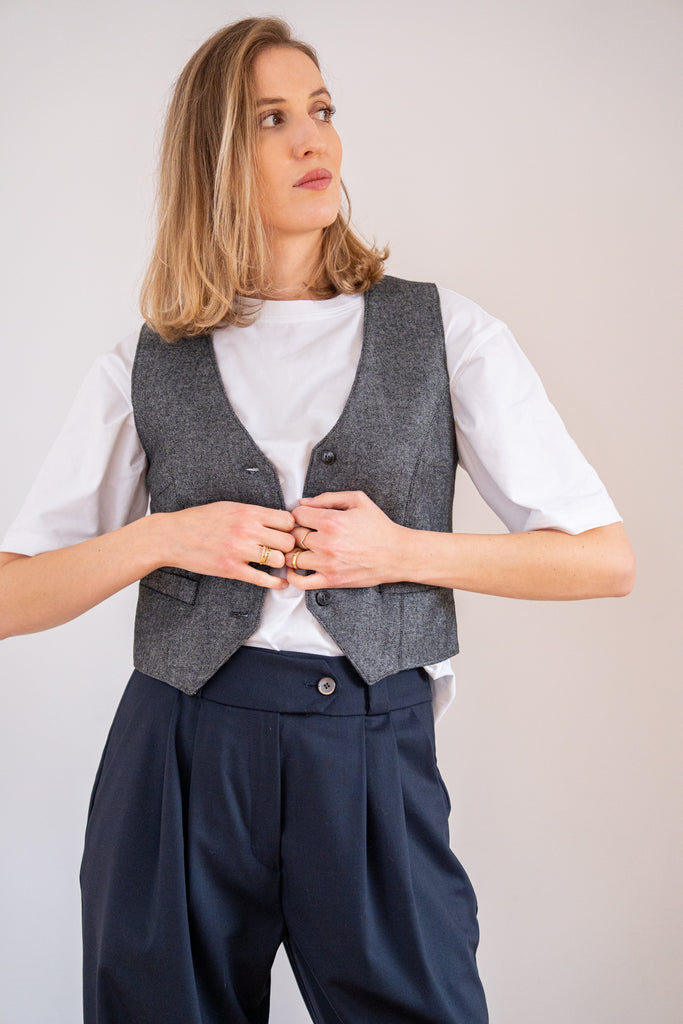 Cila Viki vesta krátka vlnená nadčasová dobre kombinovateľná